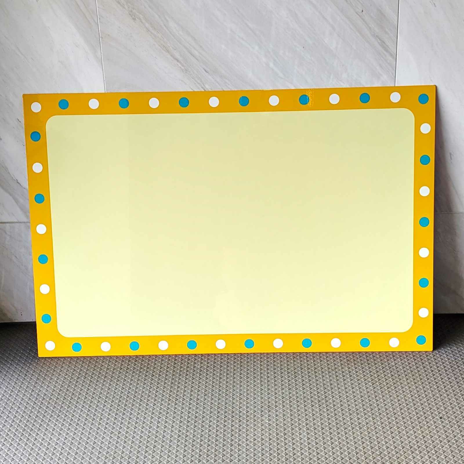 ファンマグボード 幅80cm×高さ50cm ホワイトボードマーカーで書き消しできる 磁石対応 マグネットボード